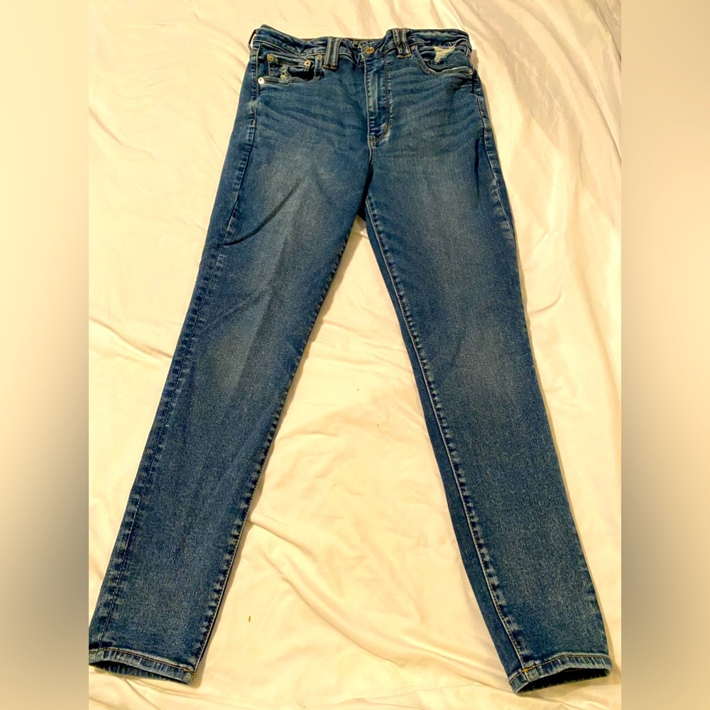 American Eagle. Size 12 Short. Super hi rise jeggings. Next level stretch.